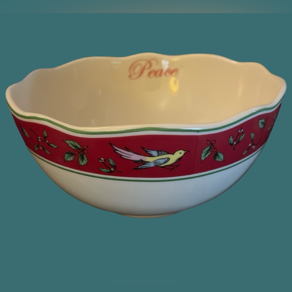 Spode Vintage Christmas Tree Scalloped Bowl 6” Peace